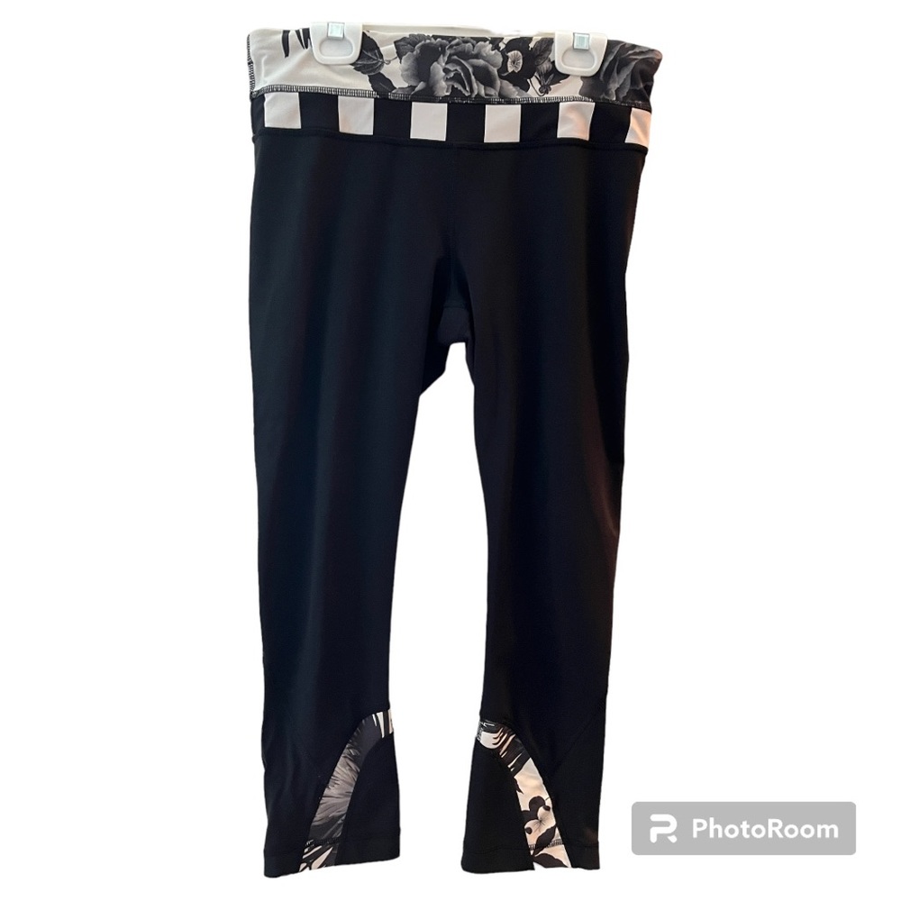 Lululemon Athletica Black Brisk Bloom Stripe Run Inspire Crop II Leggings Size 6
